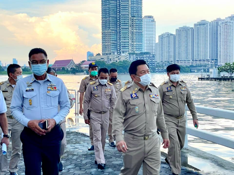 ผู้ว่าราชการจังหวัดสมุทรปราการ ลงพื้นที่ติดตามสถานการณ์น้ำ ณ ประตูระบายน้ำคลองลัดโพธิ์อันเนื่องมาจากพระราชดำริ ตำบลตลาด อำเภอพระประแดง จังหวัดสมุทรปราการ