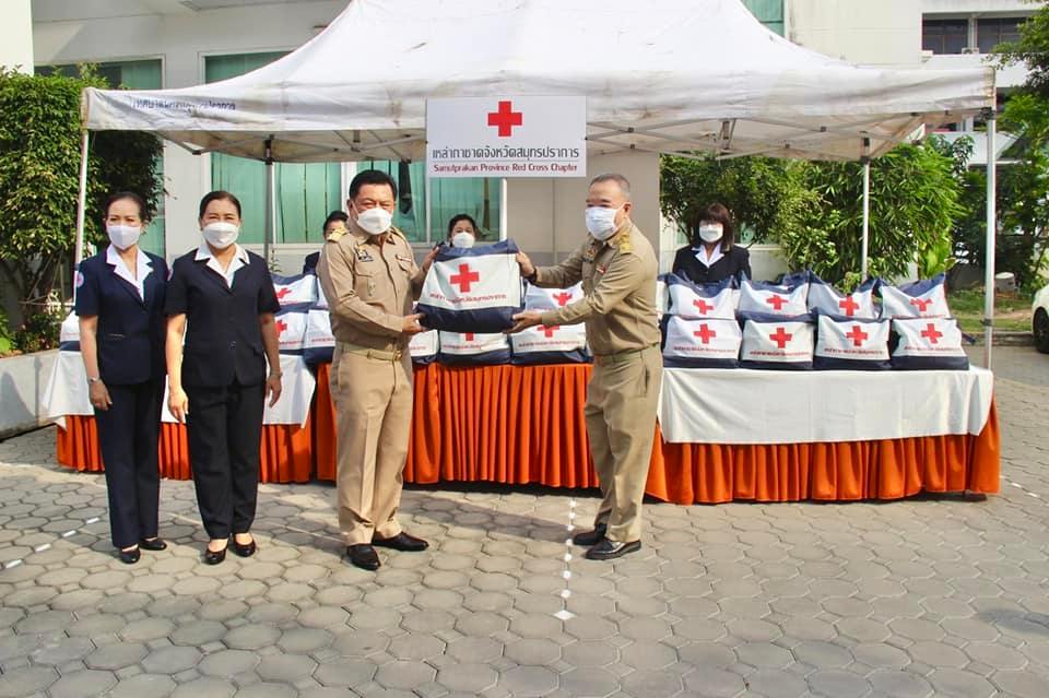 ผู้ว่าราชการจังหวัดสมุทรปราการ เป็นประธานในพิธีมอบถุงยังชีพช่วยเหลือครอบครัวยากจนและมีความเสี่ยงสูงจากการแพระบาดของโรคติดเชื้อไวรัสโควิด – 19 สายพันธุ์โอมิครอน (Omicron)