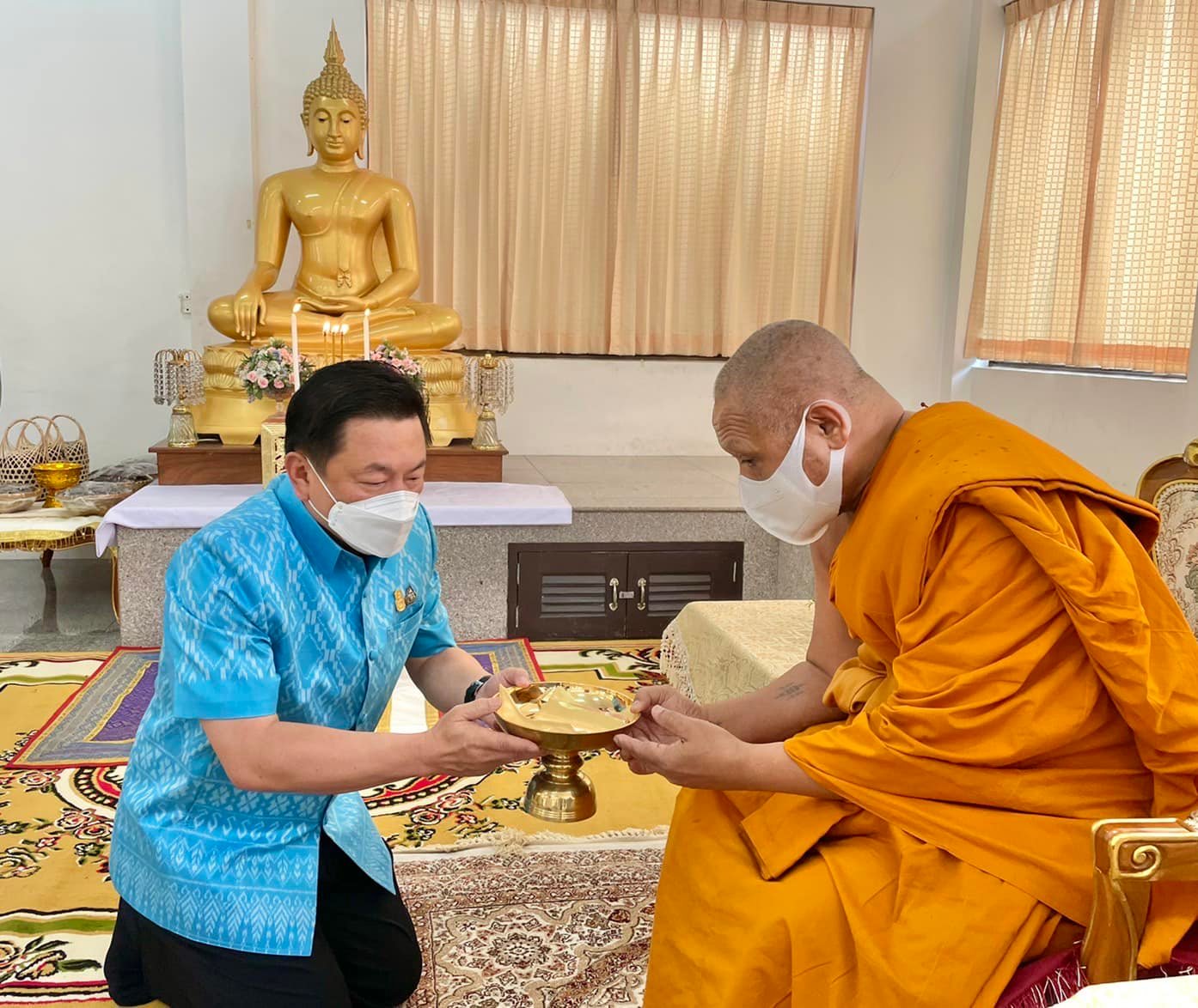 ผู้ว่าราชการจังหวัดสมุทรปราการ และหัวหน้าส่วนราชการ ร่วมประกอบพิธีลงอักขระบนแผ่นทอง เงิน นาค และอธิษฐานจิตเพื่อนำไปเป็นมวลสารประกอบพิธีหล่อพระพุทธดำรงราชานุภาพ และวัตถุมงคล เนื่องในโอกาสสถาปนากระทรวงมหาดไทยครบ 130 ปี