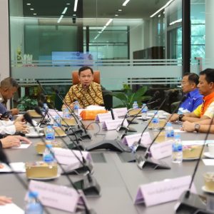 ผู้ว่าราชการจังหวัดสมุทรปราการ ติดตามการแก้ไขปัญหาน้ำท่วมขังในพื้นที่นิคมอุตสาหกรรมบางปู และบริเวณชุมชนโดยรอบพื้นที่นิคมฯ เพื่อบรรเทาผลกระทบของผู้ประกอบการ และประชาชนจากปัญหาน้ำท่วมขัง