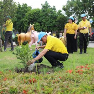 จังหวัดสมุทรปราการ จัดกิจกรรมจิตอาสาพัฒนา เนื่องในโอกาสวันเฉลิมพระชนมพรรษาพระบาทสมเด็จพระเจ้าอยู่หัว ปรับปรุงภูมิทัศน์ สวนสาธารณะเทศบาลตำบลเทพารักษ์