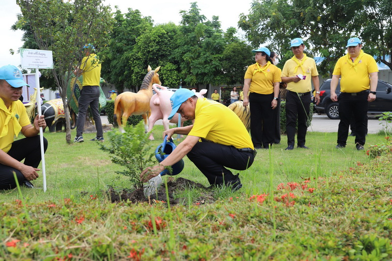 จังหวัดสมุทรปราการ จัดกิจกรรมจิตอาสาพัฒนา เนื่องในโอกาสวันเฉลิมพระชนมพรรษาพระบาทสมเด็จพระเจ้าอยู่หัว ปรับปรุงภูมิทัศน์ สวนสาธารณะเทศบาลตำบลเทพารักษ์