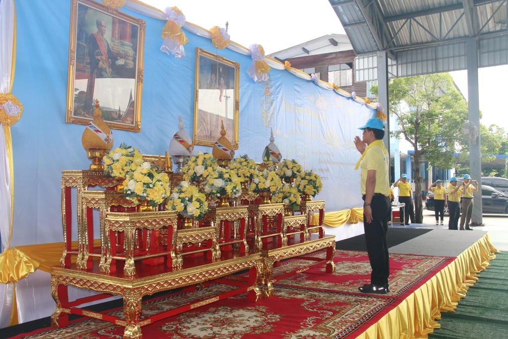 จังหวัดสมุทรปราการ จัดกิจกรรมจิตอาสาพัฒนาเนื่องในวันคล้ายวันพระบรมราชสมภพพระบาทสมเด็จพระปรเมนทรมหามงกุฎ พระจอมเกล้าเจ้าอยู่หัว ปรับปรุงภูมิทัศน์บริเวณโรงเรียนชุมชนวัดสาขลา