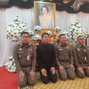 จังหวัดสมุทรปราการ จัดพิธีบำเพ็ญกุศลสวดพระอภิธรรม เพื่ออุทิศถวายพระราชกุศลแด่สมเด็จพระนางเจ้าสิริกิติ์ พระบรมราชินีนาถ พระบรมราชชนนีพันปีหลวง เพื่อแสดงออกถึงความจงรักรักดี และน้อมรำลึกพระมหากรุณาธิคุณของพระองค์ท่าน