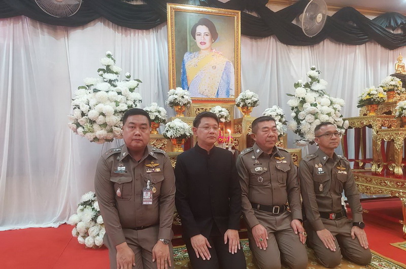 จังหวัดสมุทรปราการ จัดพิธีบำเพ็ญกุศลสวดพระอภิธรรม เพื่ออุทิศถวายพระราชกุศลแด่สมเด็จพระนางเจ้าสิริกิติ์ พระบรมราชินีนาถ พระบรมราชชนนีพันปีหลวง เพื่อแสดงออกถึงความจงรักรักดี และน้อมรำลึกพระมหากรุณาธิคุณของพระองค์ท่าน