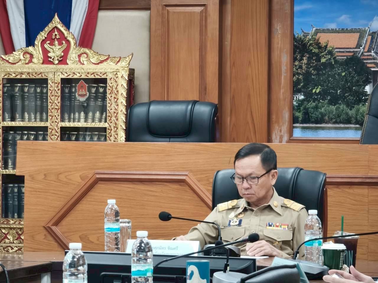 ผู้ว่าราชการจังหวัดสมุทรปราการ เป็นประธานรับฟังการประชุมมอบนโยบายแก่ข้าราชการของกระทรวงมหาดไทย ผ่านระบบวีดิทัศน์ทางไกล (VCS)