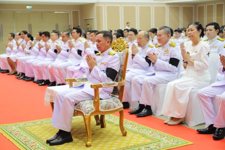 ผู้ว่าราชการจังหวัดสมุทรปราการ นำคณะเจริญพระพุทธมนต์และทำบุญตักบาตรถวายเป็นพระราชกุศล  เนื่องในโอกาสพระราชพิธีมหามงคลเฉลิมพระชนมพรรษา 4 รอบ สมเด็จพระนางเจ้าฯ พระบรมราชินี 3 มิถุนายน 2569